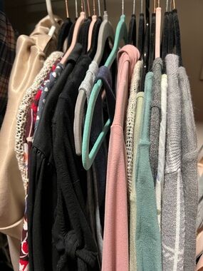 Bundle of Women’s Clothing (Dresses, Jumpsuits, Rompers, Tops, Bodysuit)